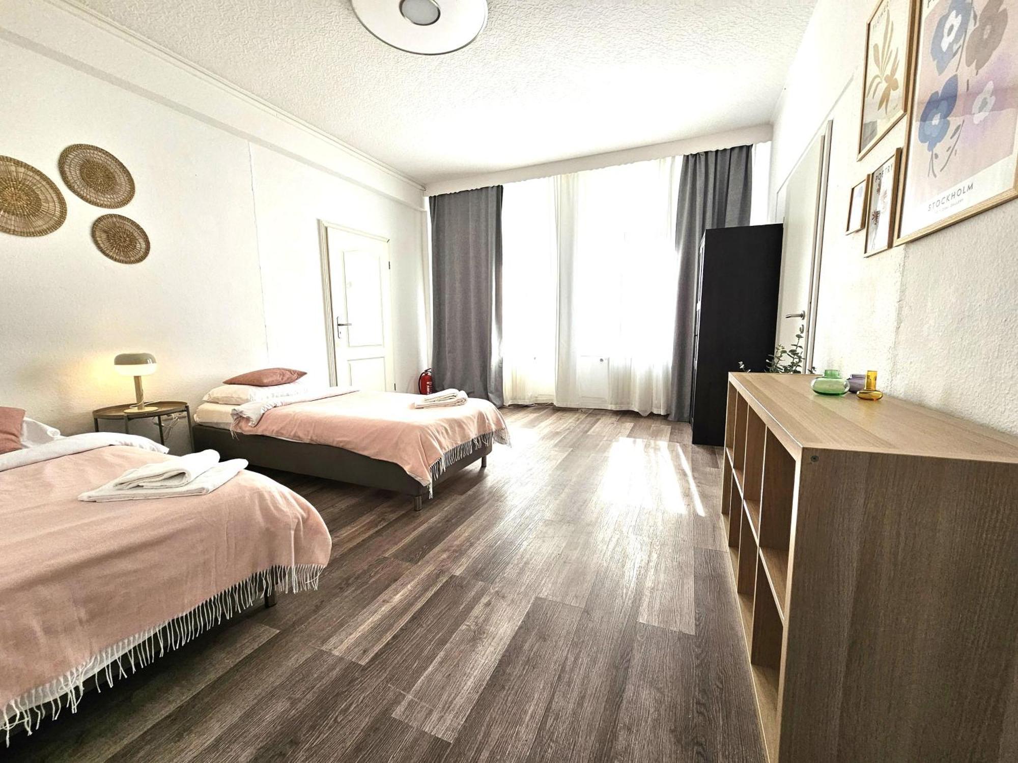 Spacious House Дюселдорф Екстериор снимка