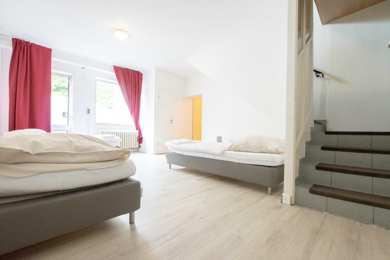 Spacious House Дюселдорф Екстериор снимка